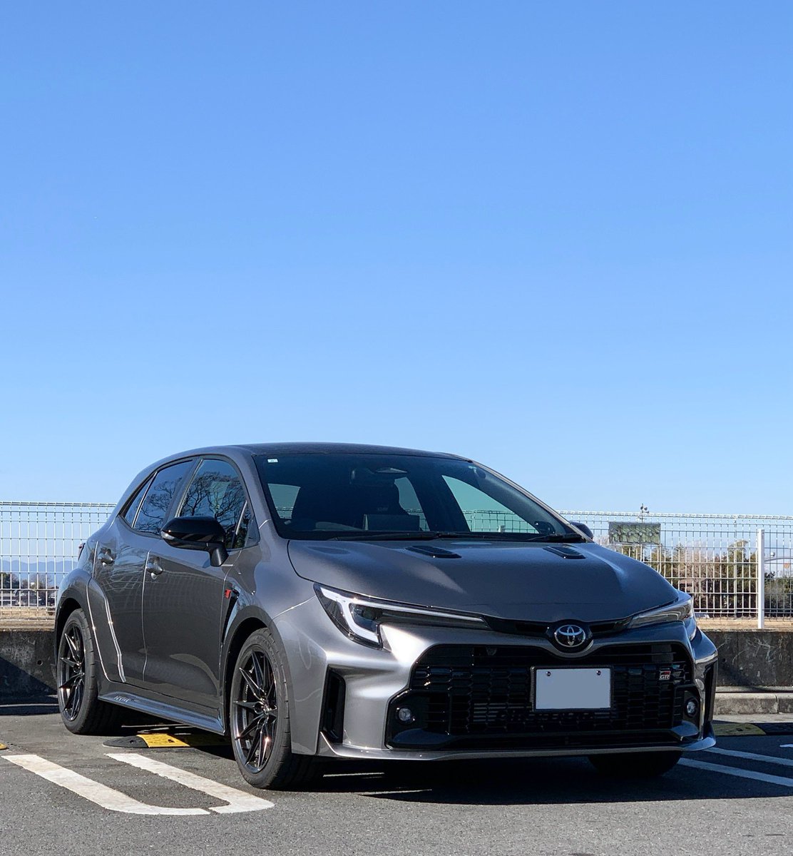 走り初め。事故渋滞で大黒に行こうという心は早々に折れましたが、天気は最高でした。