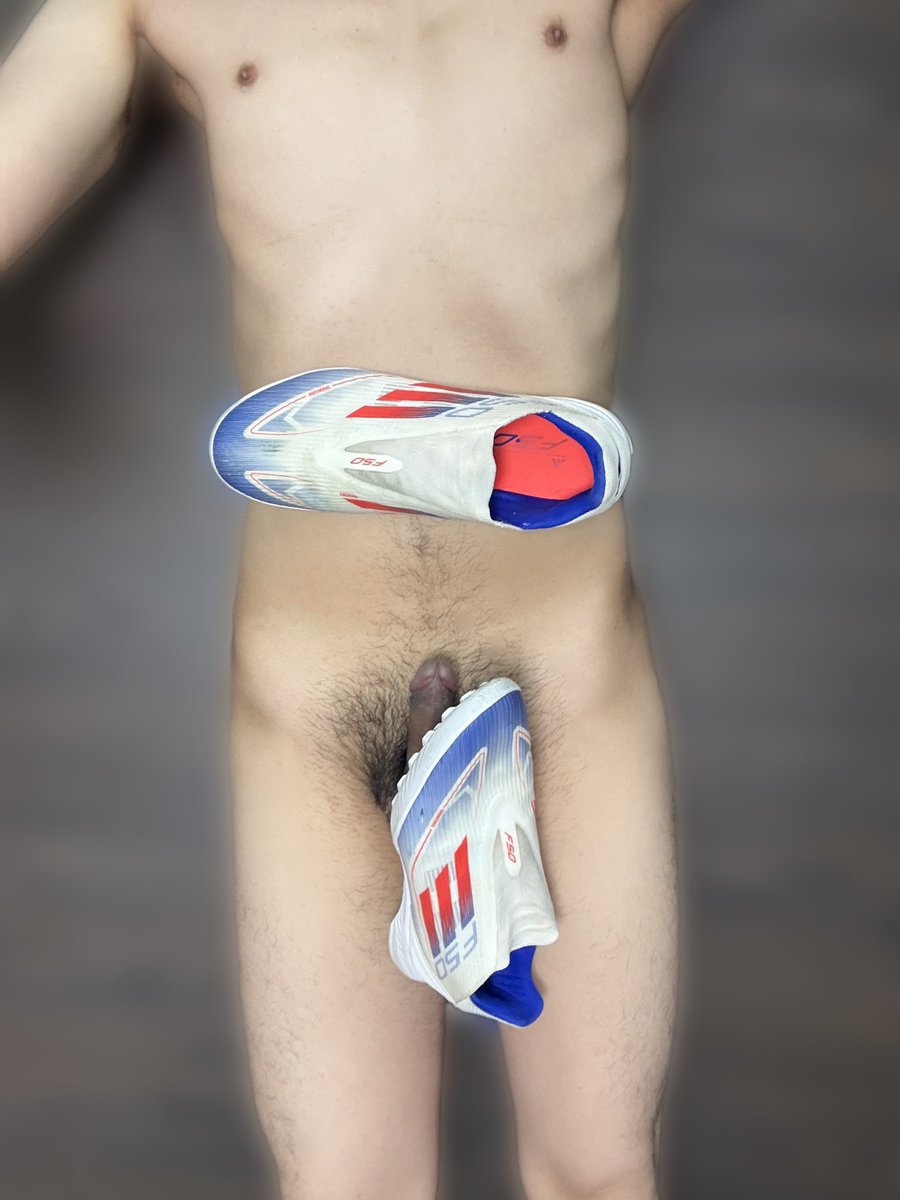 이젠 축구화로 좆만 문질러줘도 쌈 ㅋㅋ