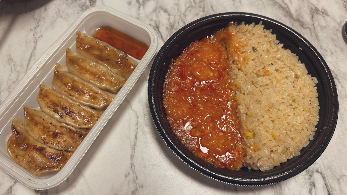Linus225's tweet image. 最近大人気の浜田軒の餃子とチャーハンいただきました😋
#浜田軒 #格付けチェック