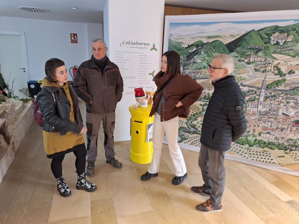 La <a href="/cupvalls/">CUP Valls</a> envia la carta als Reixos fent-hi constar els desitjos del 2025
valls.radiociutat.com/2025/01/02/la-…