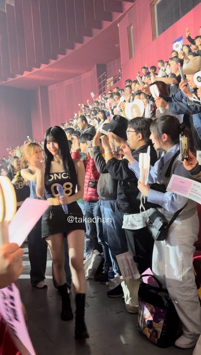 maximilian6356's tweet photo. ��髪ショートではなく
TWICE MOMO
黒髪ロング^_^

#TWICE #MOMO https://t.co/yFBQwREb2k