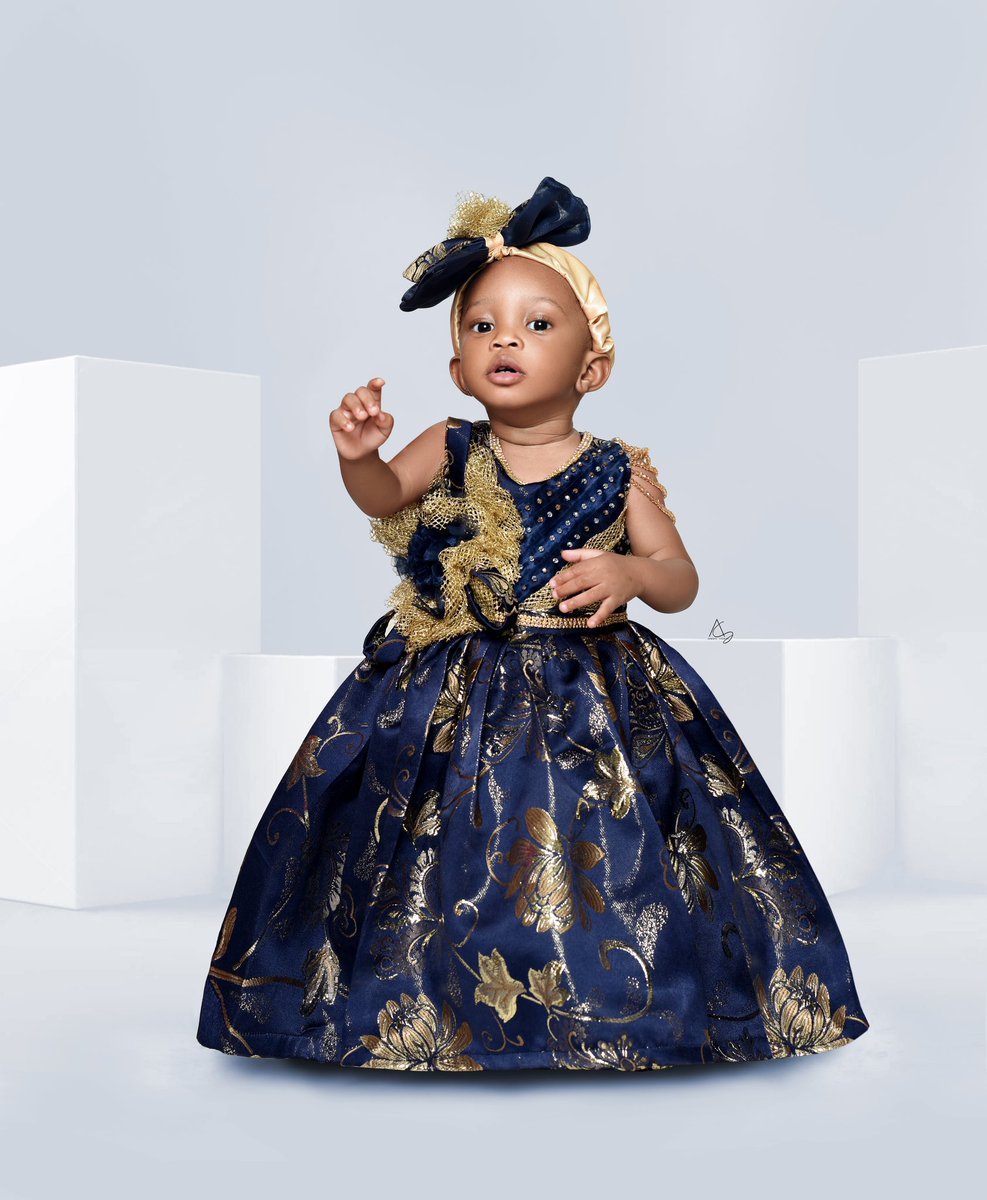 Que votre année 2025 soit aussi rayonnante que notre gourmet Princesse Ayana 💕
Bébé Leelou qui prend sa bouillie et compote depuis plus de 6 mois, quand tu vois de loin tu sais ❤️

Merci maman Inès pour la confiance 🙏🏽🙏🏽

#LeelouBabies #Nourrirbébéavecamour #Cameroon #BabyFood