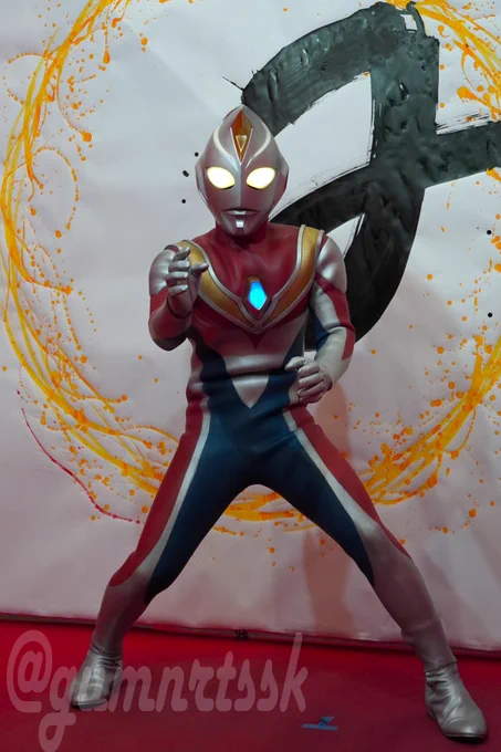ポーズは一緒かなって思ったけどちゃんと角度変えてくれてたダイナさんありがとう#ウルトラマンダイナ #ウルトラヒーローズEXPO2025 