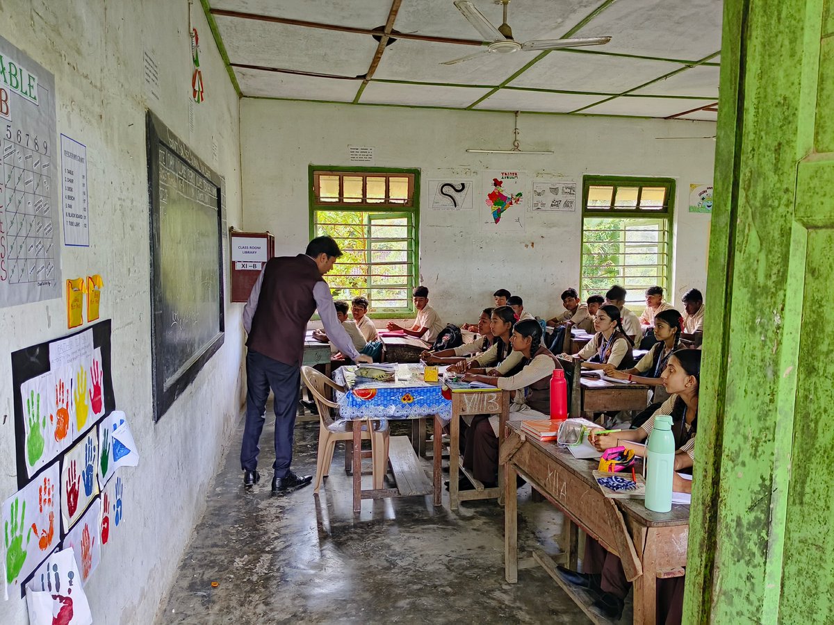 NorthAndaman's tweet photo. As a part of PRAYAS initiative, the Assistant Commissioner Diglipur, Shri. Kamaleshwar Rao S, IAS visited GSSS Kalighat on 02.02.2025. Motivated the students to explore their interests, embrace learning, and stay curious. #CareerGuidance #PRAYAS https://t.co/RIlUMrOncg