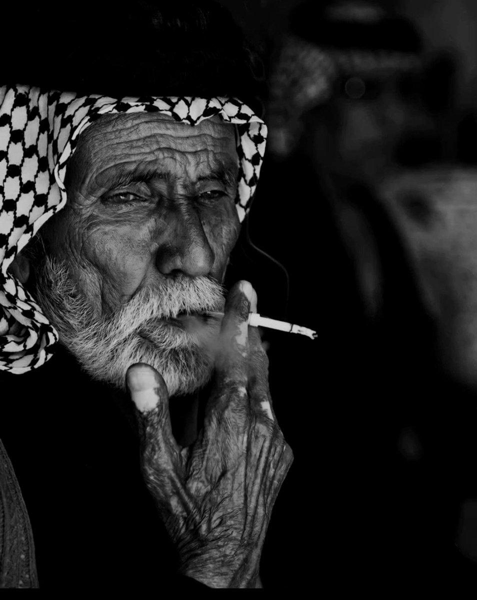 ما اخاف منكم كل خوفي من الله
انا من اللي ماعليهم من الناس
