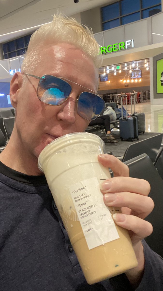 SisterRoma's tweet image. Homeward bound! FFL &amp;gt; @flySFO on my favorite airline @AlaskaAir #FlyWithPride ✈️🩵