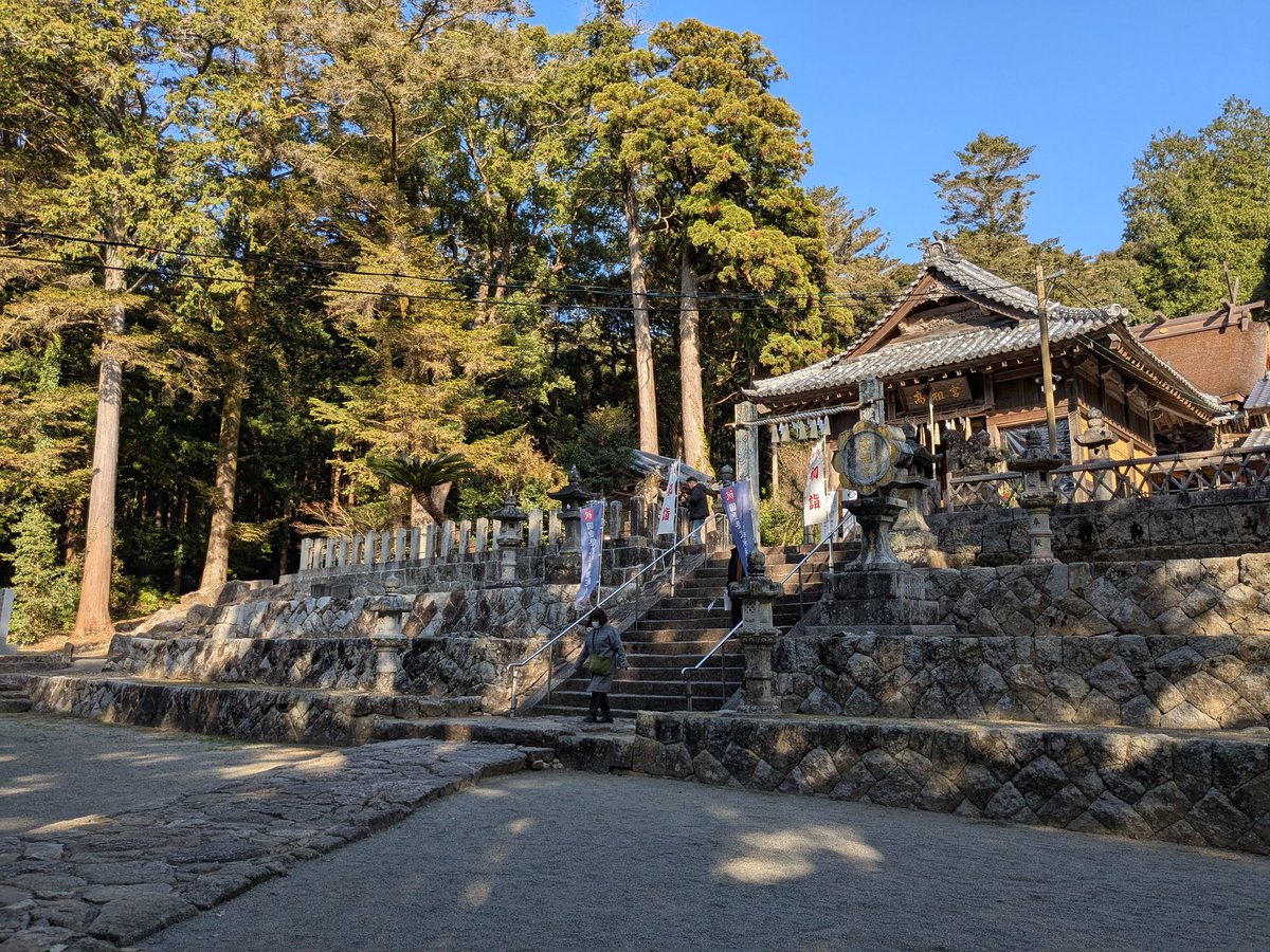 Pp1Zf1's tweet image. 今日の初詣は「おむすび」のロケ地。

#高祖神社 #あけましておめでとうございます