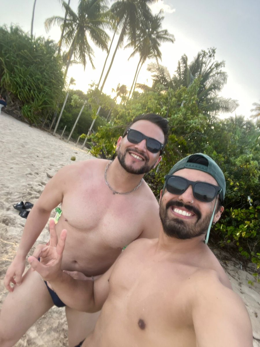 jgon212's tweet photo. ☀️🌴🍻feat Pololo ❤️ https://t.co/MQPABNuvaJ