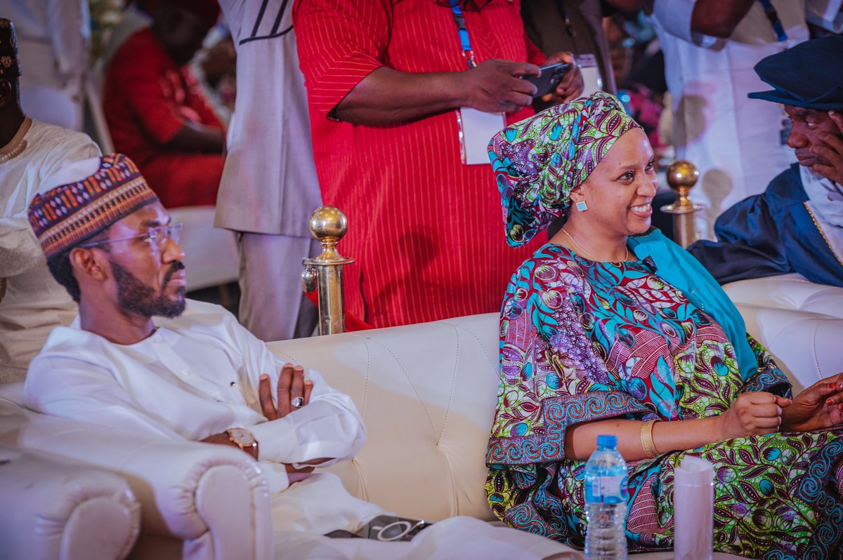 Bashir_Dabo's tweet photo. World HBU Day! Knowing you and being under your tutelage has been a great honour. Happy birthday my boss lady @hadizabalausman 🎉Thank you for all you do for us and your labour of love for our dear country - which you discharge with courage, character, and unblemished integrity. https://t.co/eLoYPKALUA
