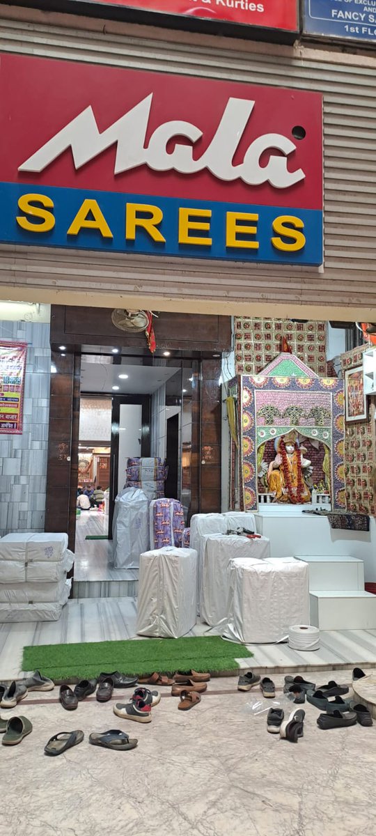 silkmarkindia's tweet photo. SMOI Kolkata Chapter on Jan 2, 2025: General Visit at Rajshree Creation, Surveillance Visits at Raj Lakshmi Saree & Shree Ganesh Textiles, Prospective Visits at Mala Sarees & Shree Jay Creation.
SPT provided to 18 sales personnel.
#SilkMark #SMOI #silksarees #silkmarkcertified https://t.co/R2nl8ZNCzv