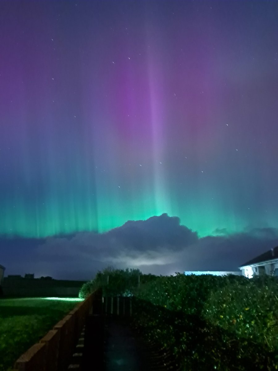 New Year #aurora Burray #Orkney <a href="/ThinkUHI/">UHI</a> <a href="/orkneycom/">orkney.com</a> Photo permission Emma Brown