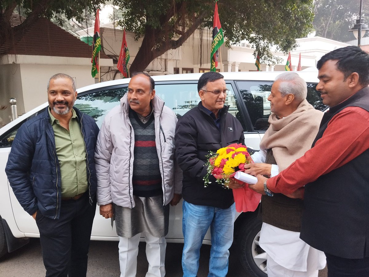 UDhakre's tweet image. समाजवादी पार्टी के पूर्व मंत्री,  राष्ट्रीय मुख्य प्रवक्ता श्री राजेंद्र चौधरी (एमएलसी) को जन्मदिन पर हार्दिक बधाई।
ईश्वर आपको स्वस्थ और दीर्घायु रखें।@samajwadiparty @aashishsy