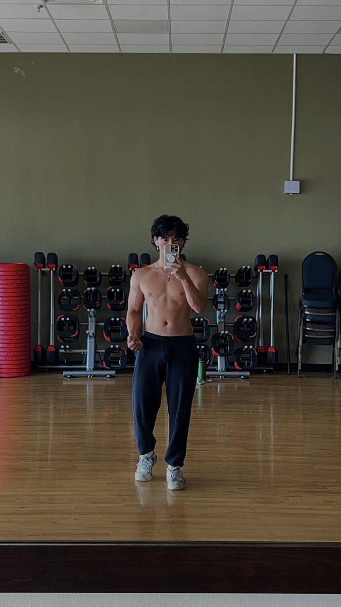 zhin05's tweet photo. long, blonde, or buzz? https://t.co/JY5DX2p4m1