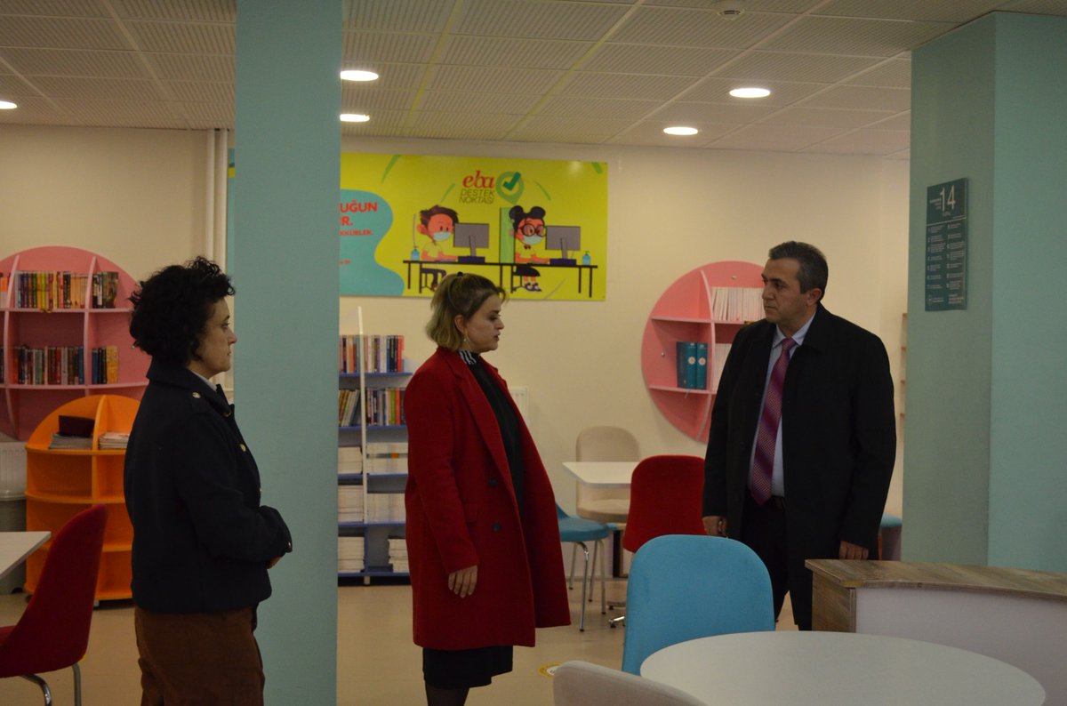 ayasilcemem's tweet photo. İlçe Milli Eğitim Müdürümüz Zafer ŞİMŞEK İlçemiz Şehit Rıdvan Süer Anadolu Lisesi'ni ziyaret etti. Öğrenci ve öğretmenlerimizle ile sohbet ederek yapılan çalışmalardan dolayı  teşekkür etti. @BelediyesiAyas @AyasKaymakaml @kocakysr @MemAnkara @tcmeb https://t.co/q6UIJtdjrb