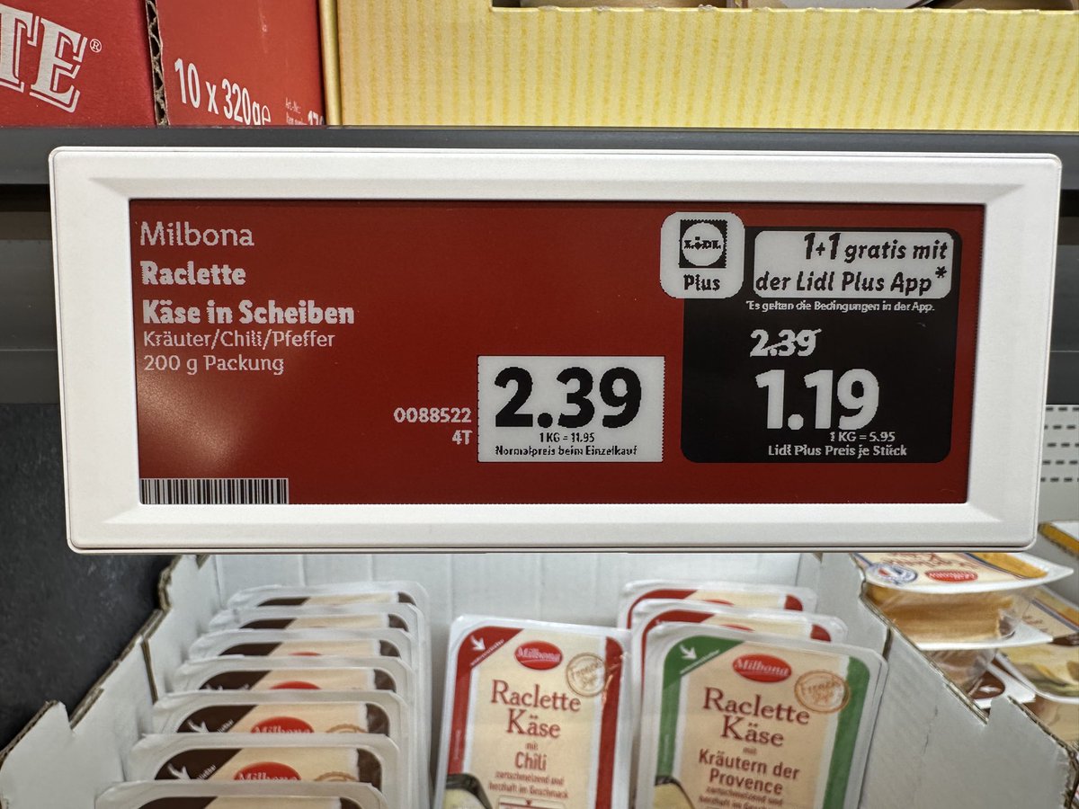 Die Raclettekäsepreise sind zur Wochenmitte massiv gefallen. Bei Lidl sogar zu 50%. Aber die Kritiker von Robert Habeck werden weiter gegen ihn hetzen und Desinformation verbreiten. Dabei hat er die Inflation beendet.