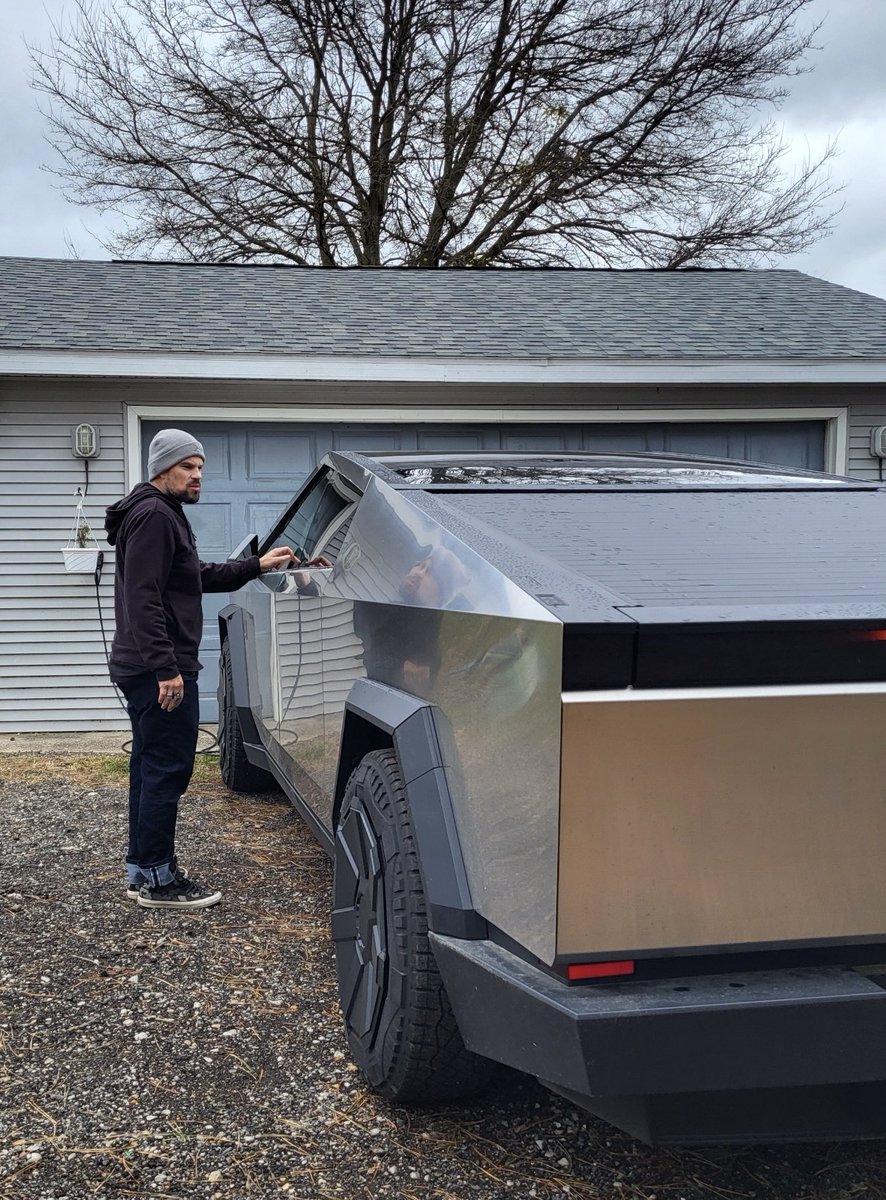 grumpytesla_'s tweet image. Proud @cybertruck owner here!
Everyone post a picture of your @cybertruck and from what state!