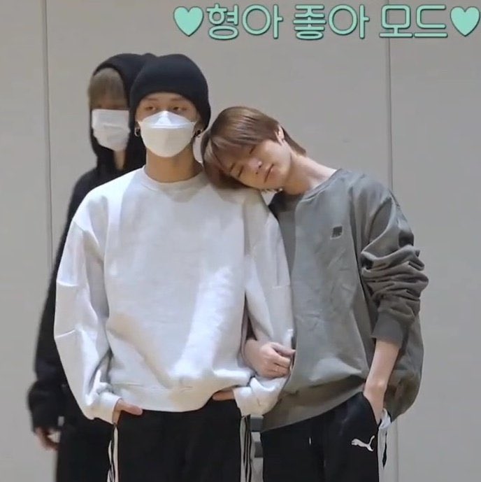 zzukkyu's tweet photo. 형아 조아 모드 ( ◠‿◠ )♡ https://t.co/Xu2rtL3vv9