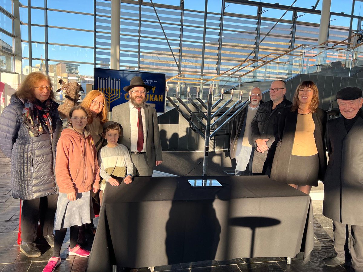 RabbiMR's tweet photo. Great to celebrate the 8th day of Chanukah today at the Senedd, kindly sponsored by Darren Millar MS. https://t.co/n3QBxfpinM