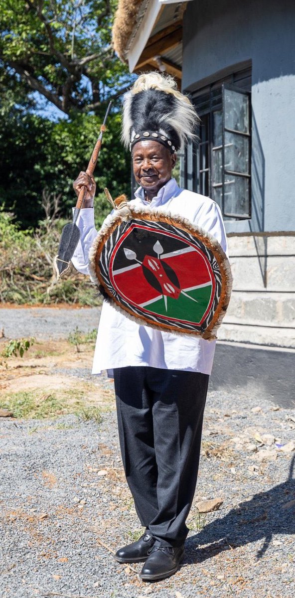 @nuwamanyaisaac <a href="/KagutaMuseveni/">Yoweri K Museveni</a> <a href="/mkainerugaba/">Muhoozi Kainerugaba</a> @BalaamAteenyiDr @TrillLUganda <a href="/pkamwine/">Precious Kamwine (Owomuhendo)</a> <a href="/MKarekye/">Marcella Karekye</a> <a href="/Nyinancweende/">Natasha Museveni Karugire</a> <a href="/SimplicityUG/">Esteri Akandwanaho</a> <a href="/nkojo_james/">James Nkojo</a> ✊🏽