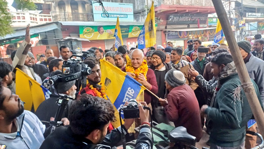 आज दिल्ली के जंगपुरा विधानसभा में <a href="/msisodia/">Manish Sisodia</a> जी ने दरियाबाद वार्ड में पद यात्रा कर लोगो से मुलाकात किया।