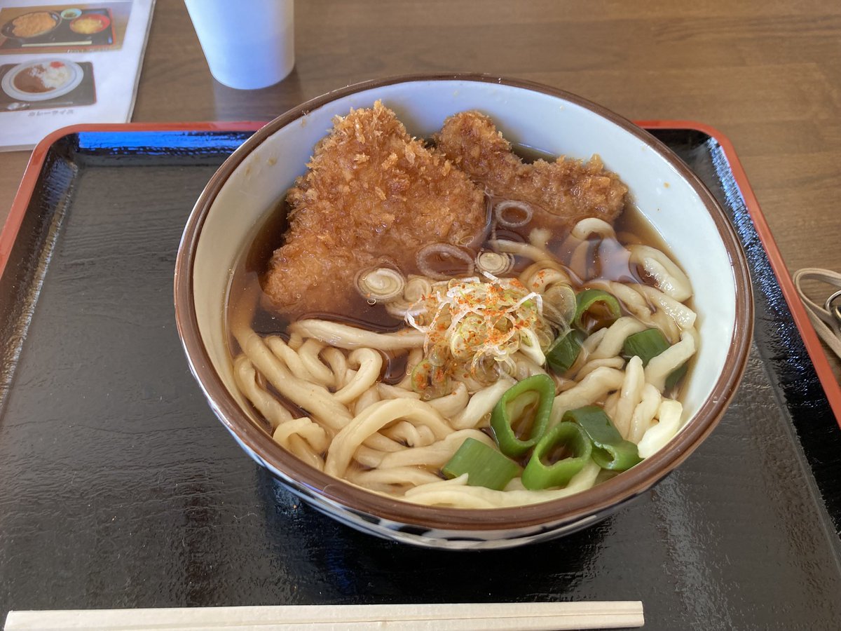 ddmCub's tweet photo. 初ツーリングは寄居駅経由で小鹿神社⛩
初めての皆野有料道路での支払いにドギマギ😥通行料40円🤣
バイク神社へ参拝に行ったらおがニャッピーに会えたよ💕
ちゃんとツーショットも撮って頂いたんだけどどちらがゆるキャラ?!的な写真に😩

道の駅両神温泉で『わかじカツう丼』をいただいて帰りました〜 https://t.co/j7gpBDvsG2