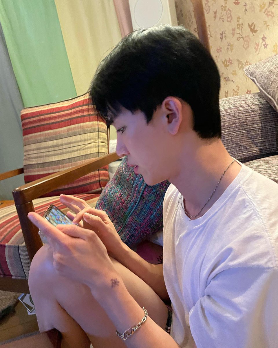 미남은 기본티로 말한다