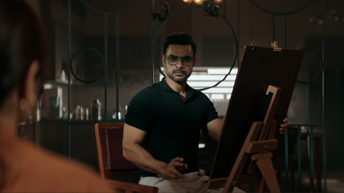 Aneesh_98's tweet image. #Identity it&apos;s a gripping action thriller drama with stellar performance. Technically brilliant, Top notch Action sequence &amp;amp; Brilliant Bgm. Mind-blowing visuals 
Terrific performance by Tovino, @trishtrashers and #VinayRai 
@ttovino 🙌

@JxBe was absolutely amazing ✌️