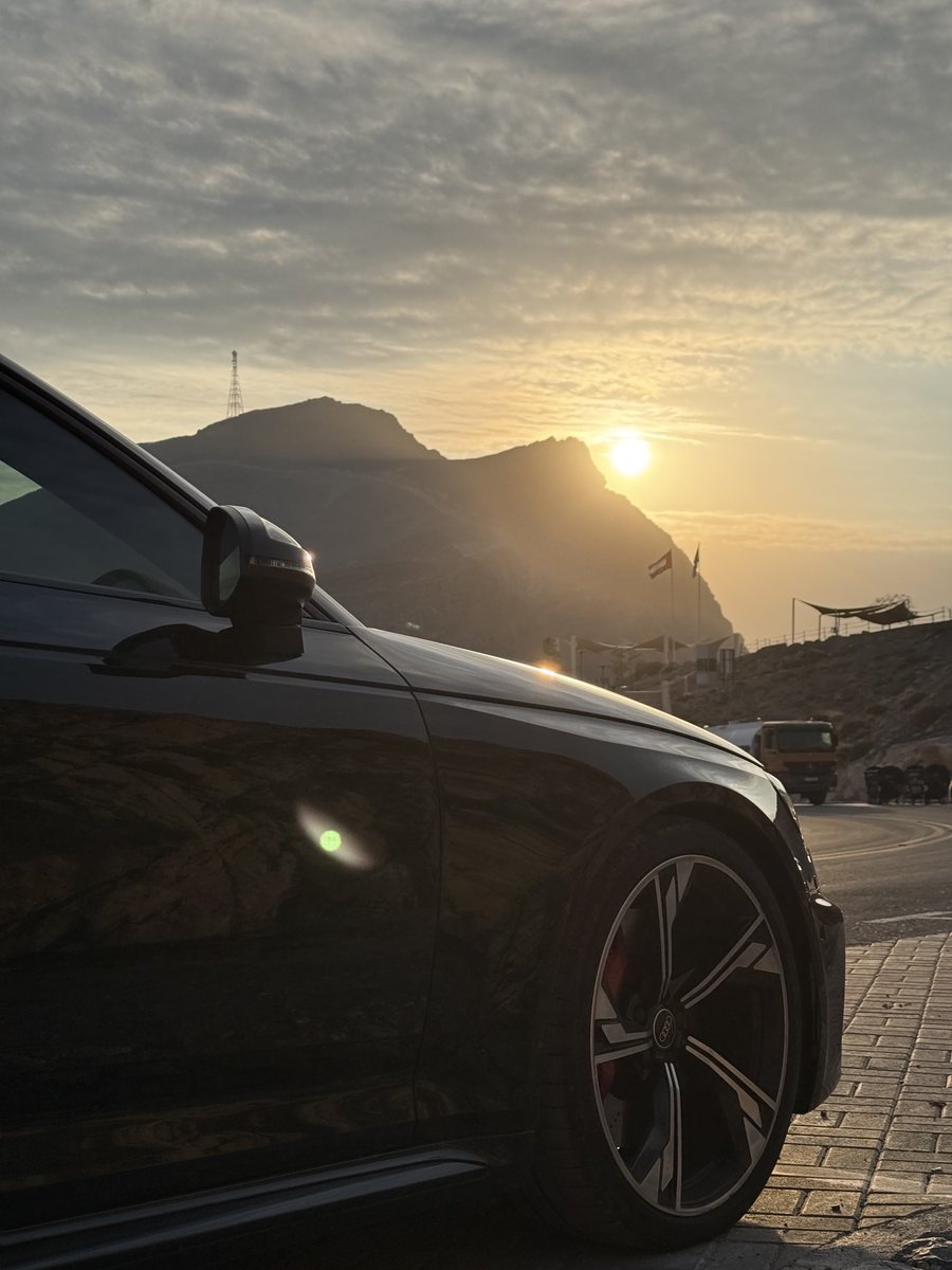 cepryl_'s tweet image. GM to who GMs back ☀️