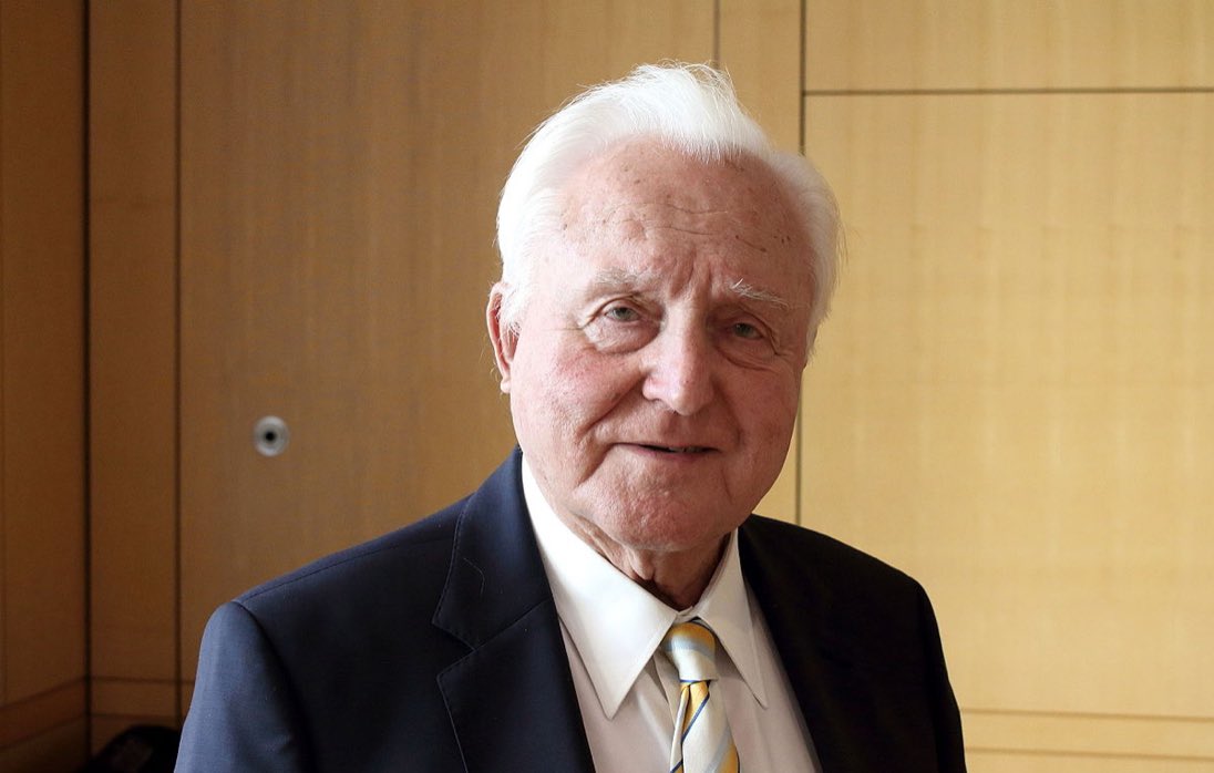 R.I.P. Oscar Schneider (* 3. Juni / † 29. Dezember 2024) - ein Wertkonservativer, der für die zukunftsgewandte Erinnerungskultur in Deutschland maßgebliche Impulse gesetzt hat. #TalkingAboutValues deutschlandfunk.de/frueherer-bund…