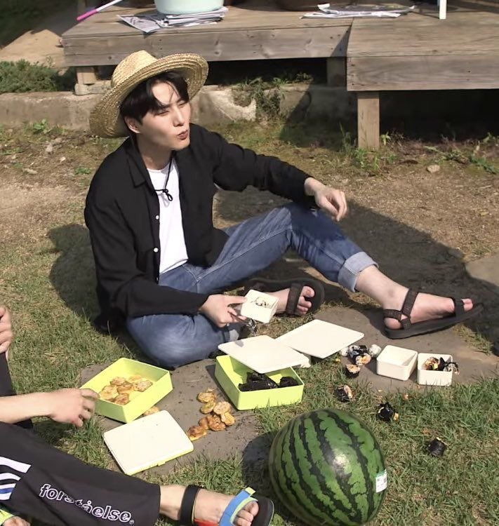 Pilihan ibu.                                    Pilihanku.