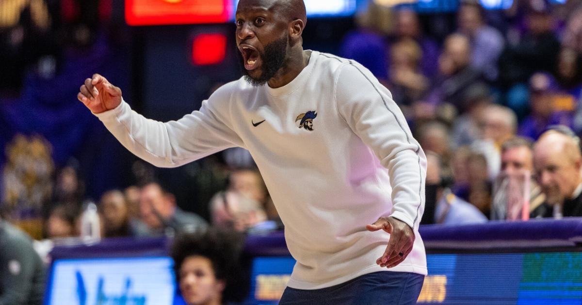 Gwinnett Daily Post (@gdpsports) on Twitter photo Former Collins Hill Star Saah Nimley Rises Rapidly to Charleston Southern Head Coach @coachnims @csu_mbball <a href="/collinshillhoop/">Collins Hill Hoops</a> @chhs_sports bit.ly/3ZTBlkG Former Collins Hill Star Saah Nimley Rises Rapidly to Charleston Southern Head Coach @coachnims @csu_mbball <a href="/collinshillhoop/">Collins Hill Hoops</a> @chhs_sports bit.ly/3ZTBlkG