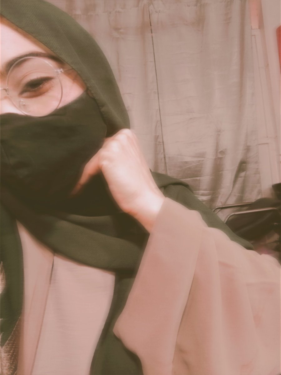 Eman_fatima1278's tweet photo. آئینہ تو صاف ہے تصویر دھندلی ہو گئ🪞😋
Sometimes blurred picture's add more Beauty .... ⭐✌️
#someclicks #blurrypic #blurpicture #mirror #enjoyeverymoment #enjoylife #mirrorpicture https://t.co/KV5UedU7Q4