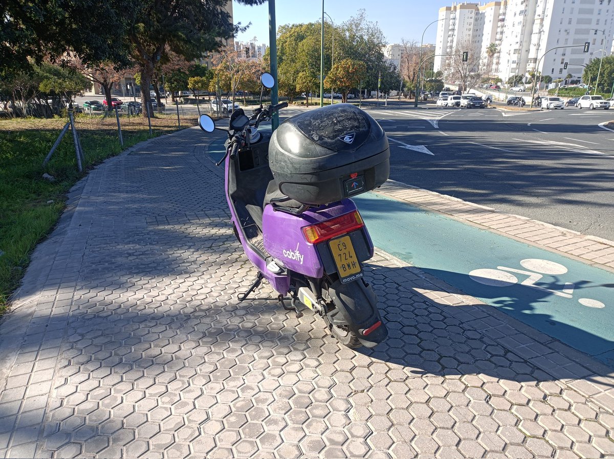 josej81's tweet photo. @cabify_espana @Ayto_Sevilla @EmergenciasSev Por supuesto, a quien hace esto no le pasa absolutamente nada. https://t.co/2X19jY5au2
