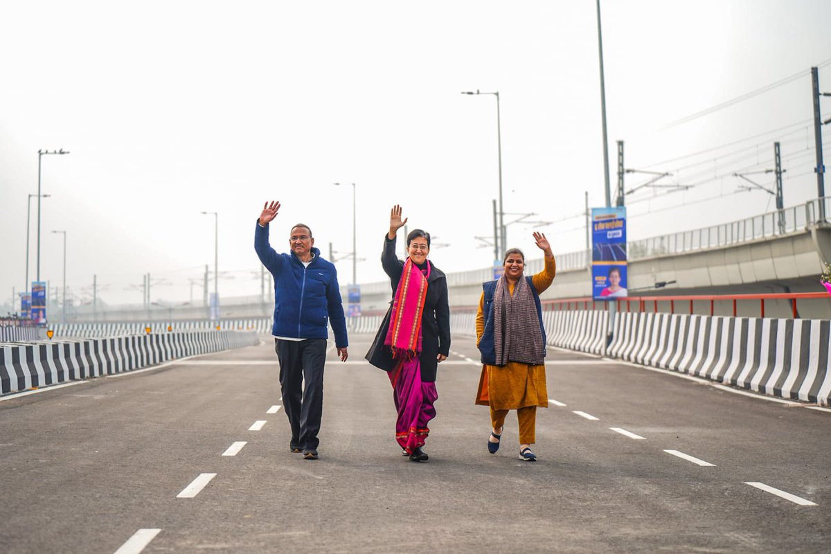 बधाई #दिल्ली! आज पंजाबी बाग फ़्लाइओवर का उद्घाटन हुआ। इस 1.12Km लंबे, 6-लेन के फ़्लाइओवर से, आज़ादपुर से राजा गार्डन जाने वाले सभी दिल्लीवासियों को मिलेगी जाम से मुक्ति। 
#Development #Flyovers #Roads