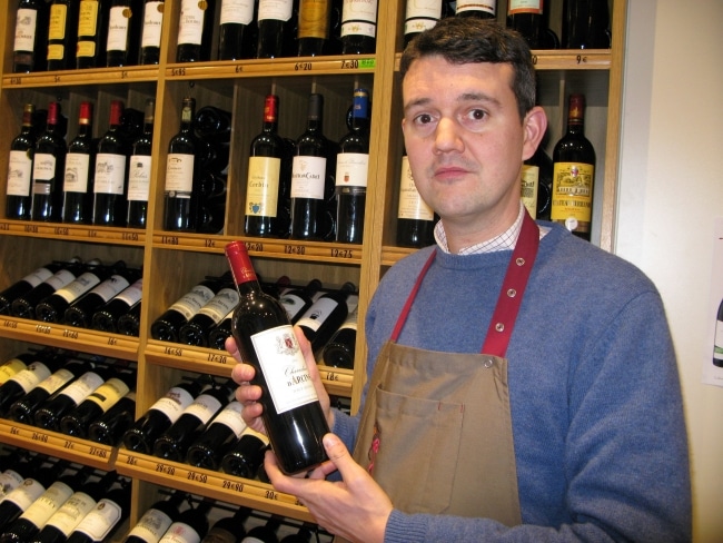 CamilleStineau's tweet image. Image exclusive d'un dealer de drogue, qui vend une substance tuant 49 000 personnes par an en France. Il n'exécutera aucune peine en prison.