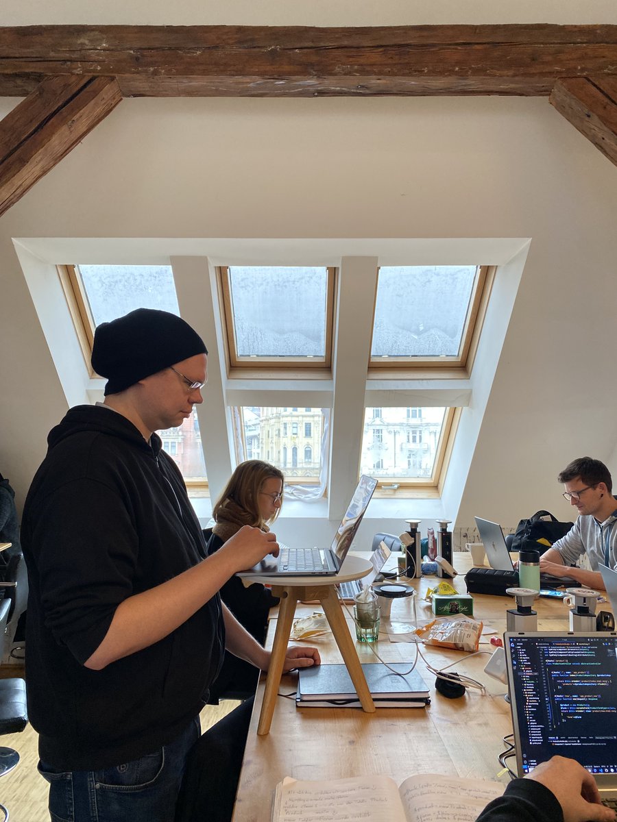 CodeFactoryVIE's tweet image. 2025 is your year to break into tech! 💻✨
Start your journey to becoming a web developer with our hands-on courses. 🌟 Ready to make the leap? Join us and turn your coding dreams into reality! 🚀
_______
#CodeFactory #WebDevelopment #LearnToCode