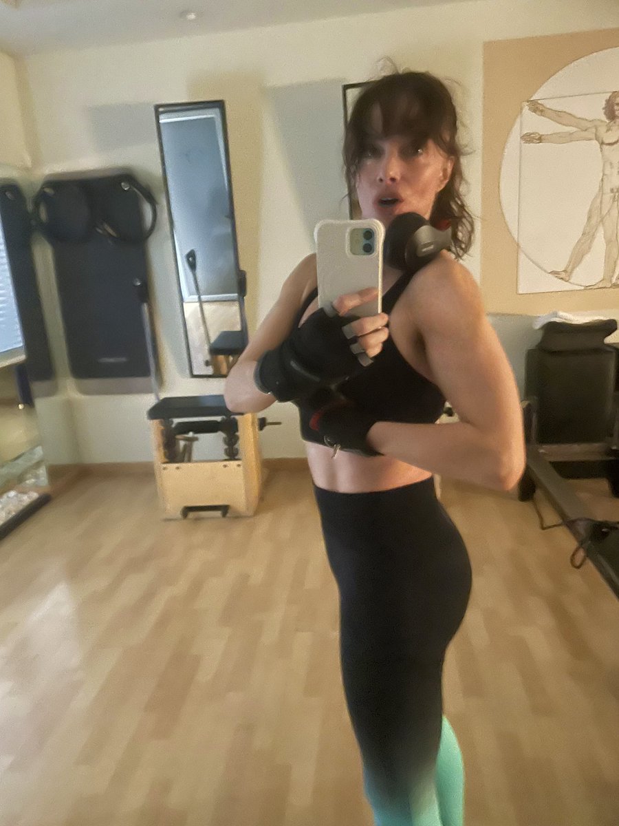 “Has adelgazado? Tienes carucha”. “Has cogido unos kilitos, no?”. “Anda y cómete ese plato de patatas fritas, disfruta”. “Te vas a comer esa tarta enorme con nata, bizcocho y helado?”. “A ver si te estás pasando en el gimnasio y te vas a poner como un tío”. “Hace tiempo que no