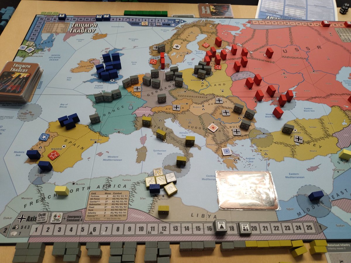 TaiKuken's tweet image. Primera partida del año en @enclavedejuego con el #TriumphTragedy con JC y @Riverspath .

Cambiando de bandos, está vez con el Eje. Por ahora jugado los cinco primeros turnos y ya estamos en guerra. Dejando justo la entrada de EEUU.

#bgg #bgstats #wargames #boardgames #oviedo