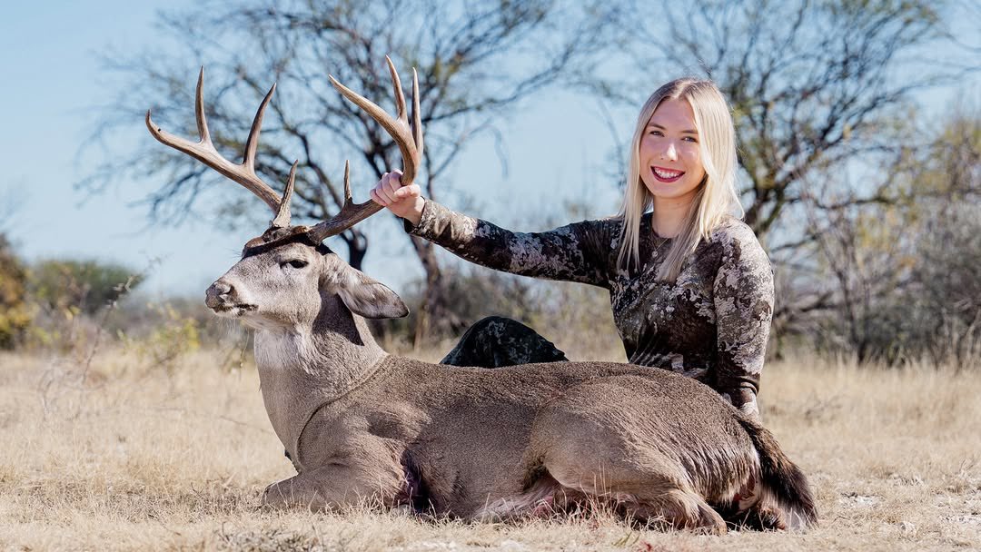 Congratulations Emily Giesecke on this dandy of an 8 point buck taken exactly ten year's after she harvested her very first whitetail.  Nicely done!  #whitetaildeer #hunting #deerunting #truetimbercamo