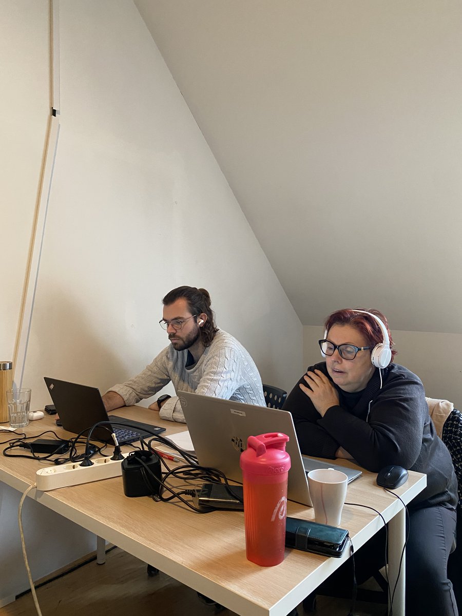 CodeFactoryVIE's tweet image. Dreaming of a career in tech? 🚀
2025 is the perfect time to become a web developer!
With our practical courses, you’ll gain the skills to create, code, and conquer the digital world. 🌐
Start building your future today! 💻✨
______
#LearnToCode #WebDevelopment #CodeFactory