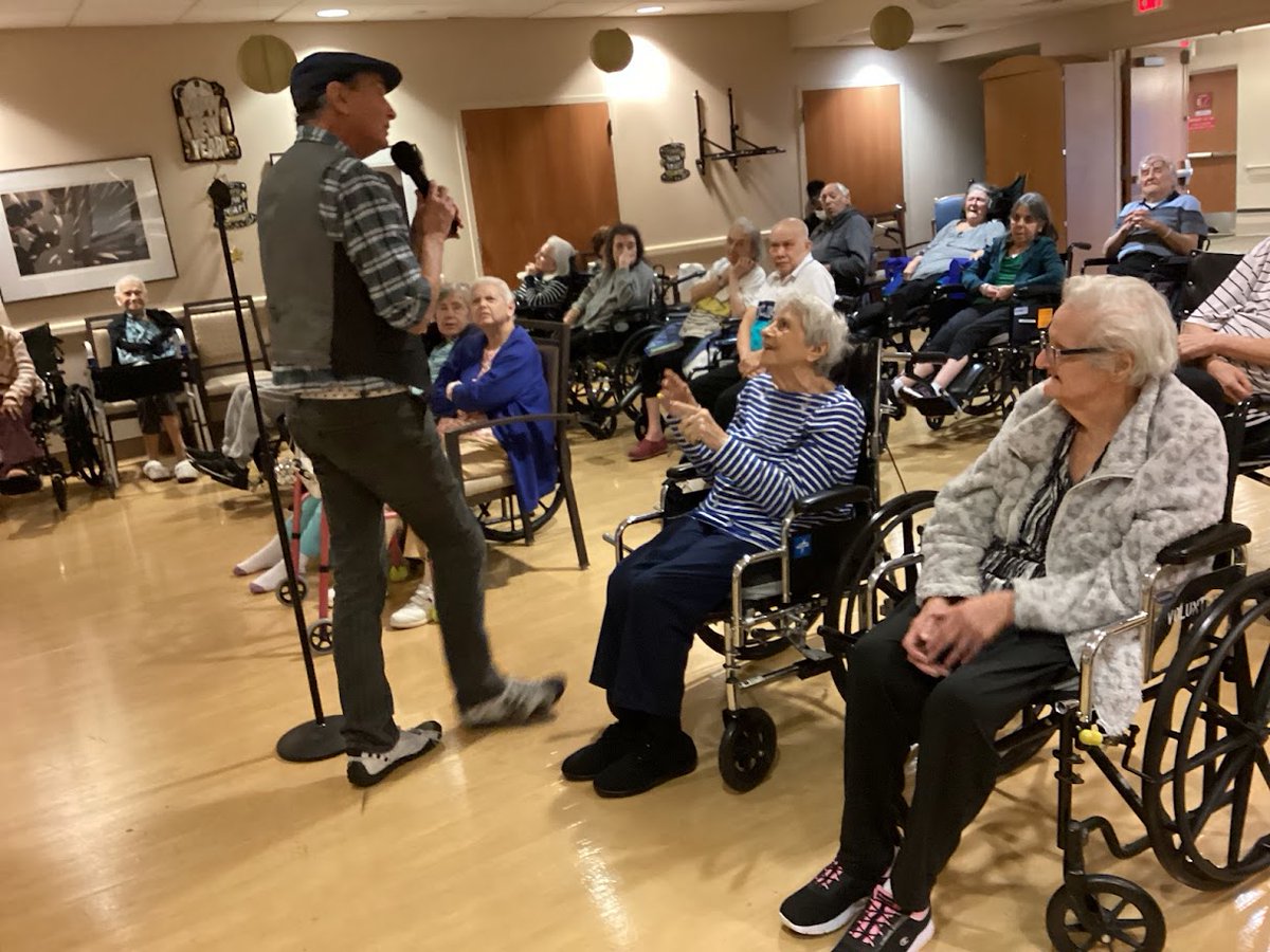 JewishHomeFam's tweet image. Celebrating Chanukah and the New Year at Jewish Home Family.

#JewishHomeProud #HappyChanukah #HappyNewYear