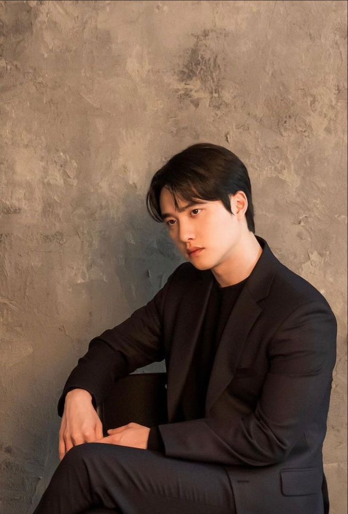 올블랙도 잘생겼는데 …