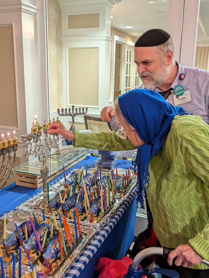 JewishHomeFam's tweet image. Celebrating Chanukah and the New Year at Jewish Home Family.

#JewishHomeProud #HappyChanukah #HappyNewYear