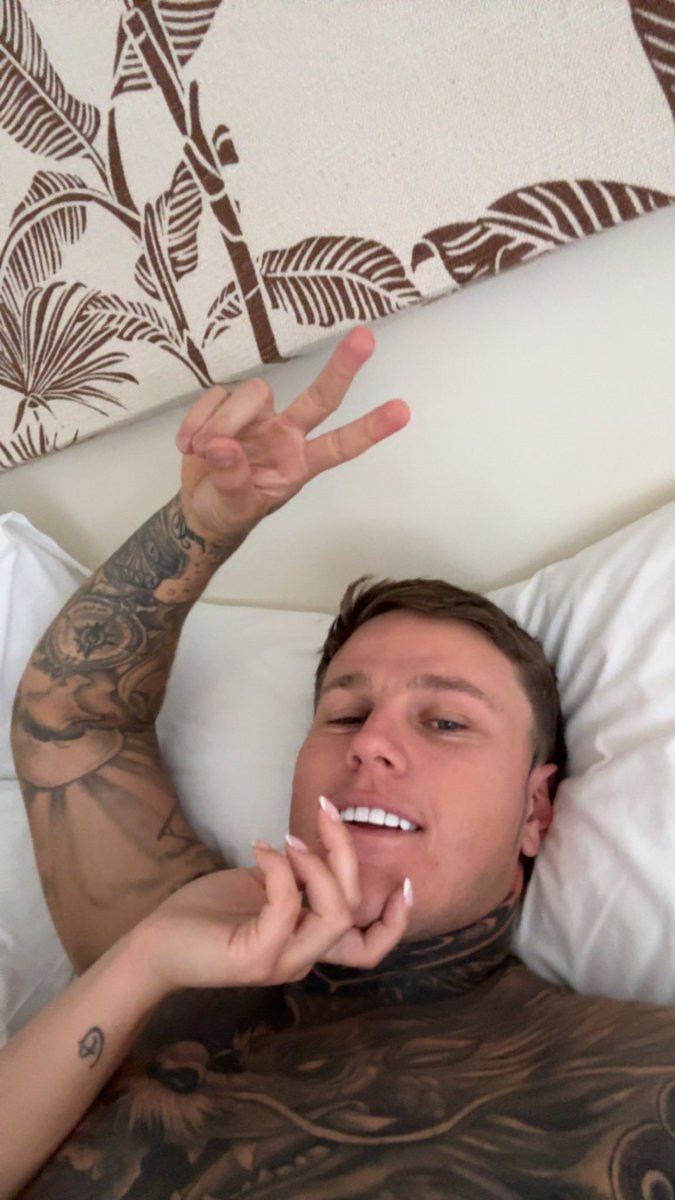 Iv decided ill be hanging up the controller after 10 years of gaming. Hope too see all you homies do the best and kill it irl. Big shoutout to <a href="/LucidSquad/">Lucid Squad</a> for keeping me around for the past 2 years 🫶 much love xx