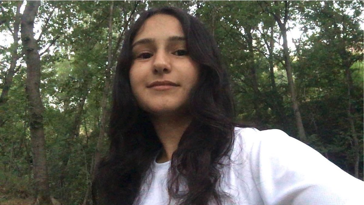 Batman’da KYK yurdunda kalan Rojin Göl’den 17 aralıktan bu yana haber alınamıyor. Şimdi babası aradı. Aile çok endişeli. 👇🏿#rojingöl