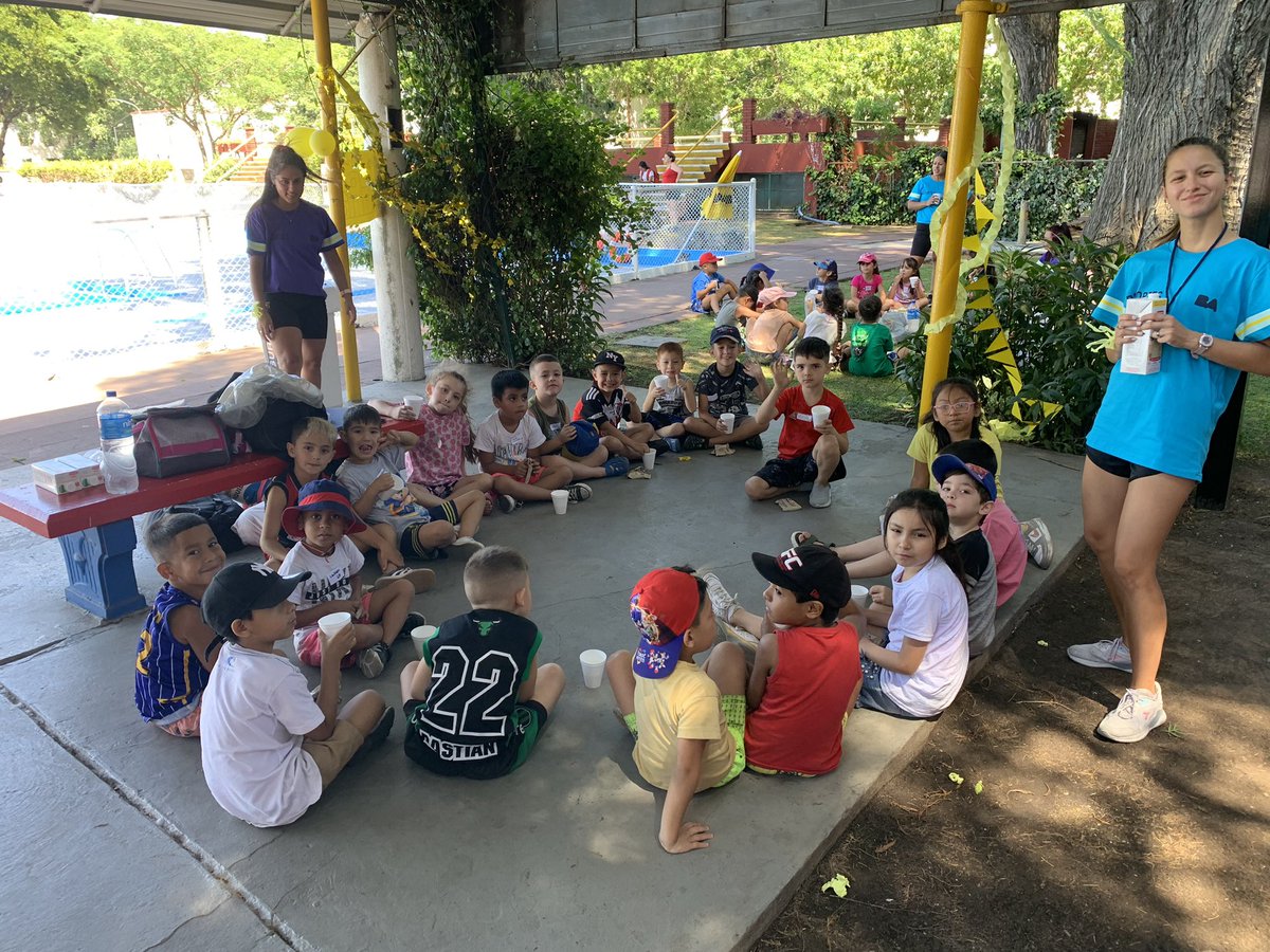 DeportesBA's tweet image. Los chicos y chicas de las #Colonias del poli #Dorrego compartiendo el primer desayuno