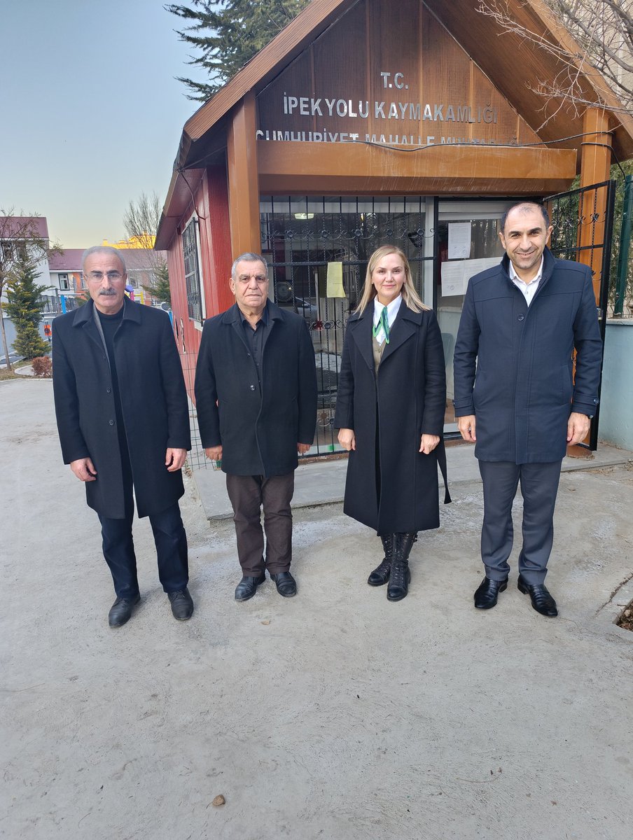 Sayın İsa Berge Başkanım Van Kahveciler Oda Başkanı Sayın Niyazi Budak ve Gürpınar Esnaf Sanatkarlar oda Başkanı Sayın Orhan Sönmez'e  Muhtarlığımızı nazik ziyaretleri için çok teşekkür ediyorum.
