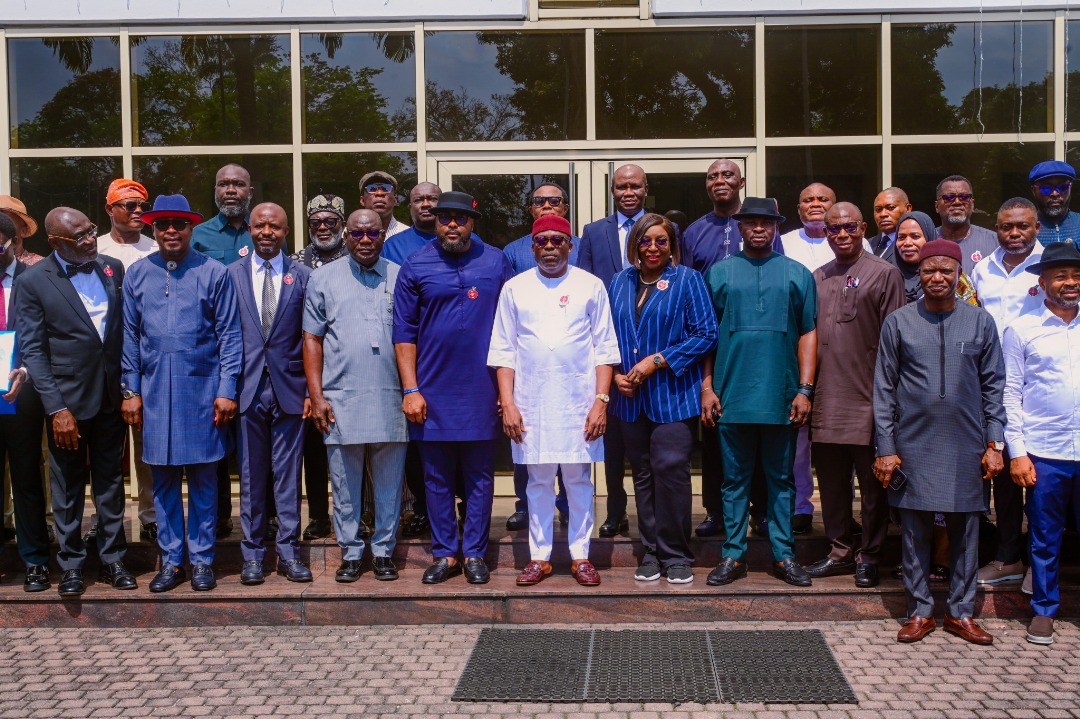 Today, I signed into law the 2025 Rivers State Appropriation Bill. Tagged “Budget of Inclusive Growth &amp; Development”, the bill is estimated at N1.1 trillion.

I deeply appreciate the Rivers State House of Assembly for their diligence and my executives for their unwavering