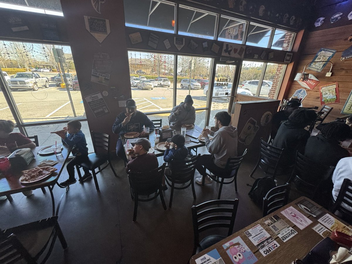 Great team lunch at Pizza Shack. Your Pack is back in action this Saturday as we take on Allatoona (away). Go Pack! 🐺🏀