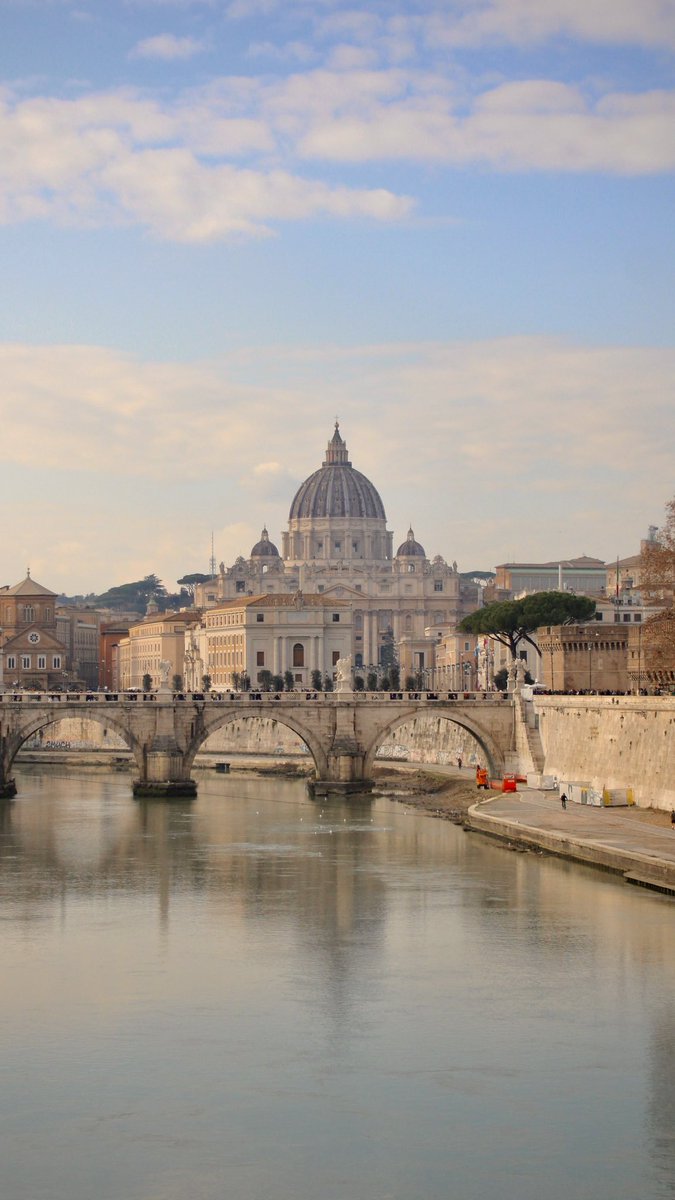 arRancante's tweet photo. Perché comunque non ne fanno più di città come Roma https://t.co/Sw7y6jeRLI
